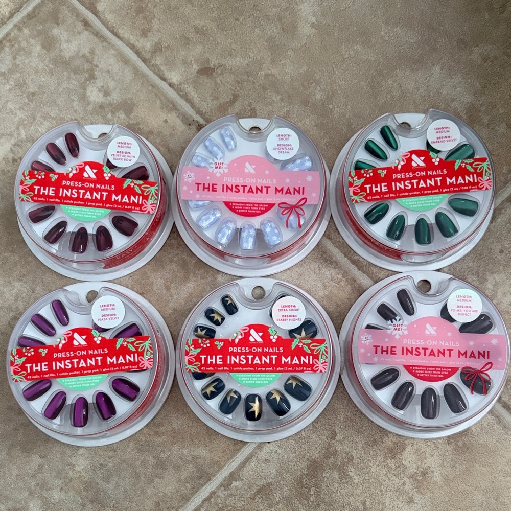 NWT Set of 6 Holiday/Winter Olive and June Press On Sets